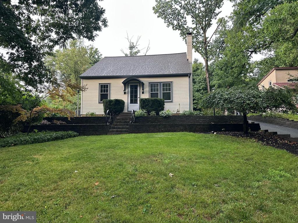 567 TURNPIKE RD, Elizabethtown, PA 17022