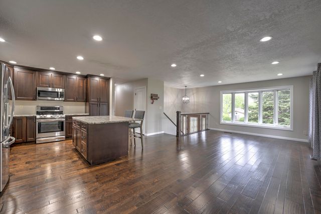 5 Glacial Court, Minot, ND 58703