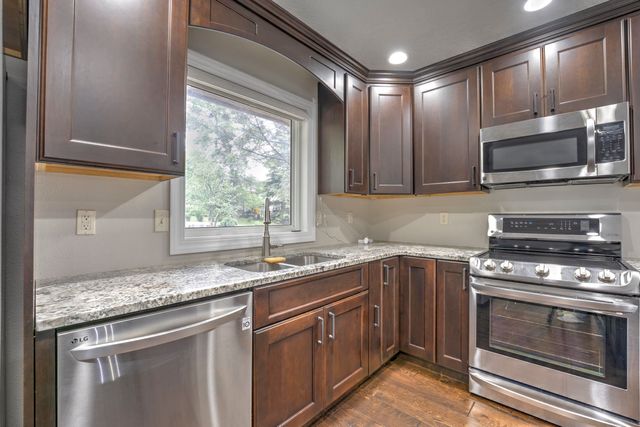 5 Glacial Court, Minot, ND 58703