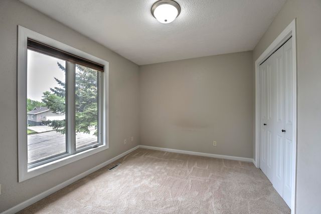 5 Glacial Court, Minot, ND 58703