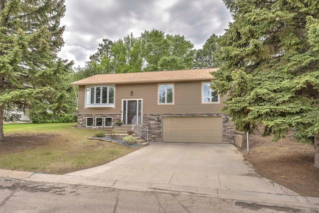 5 Glacial Court, Minot, ND 58703