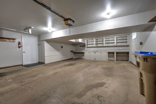 5 Glacial Court, Minot, ND 58703