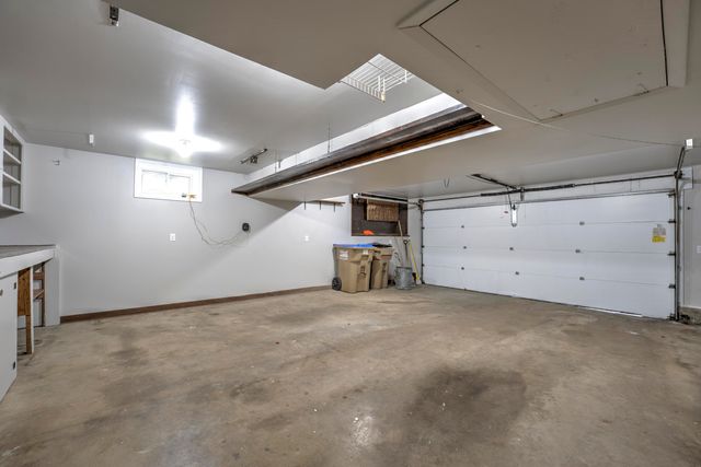 5 Glacial Court, Minot, ND 58703