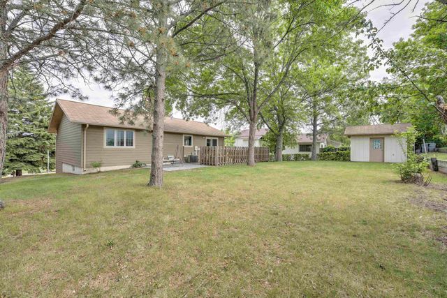 5 Glacial Court, Minot, ND 58703