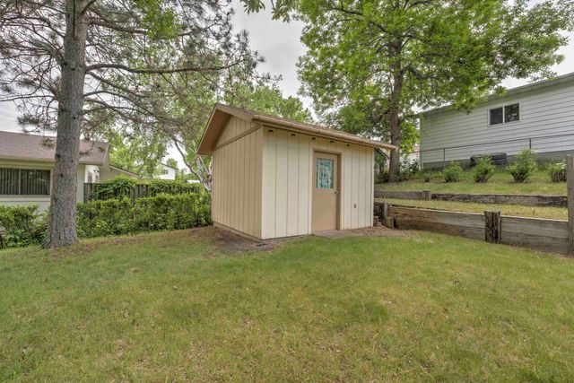 5 Glacial Court, Minot, ND 58703