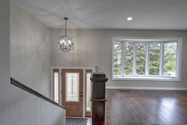 5 Glacial Court, Minot, ND 58703