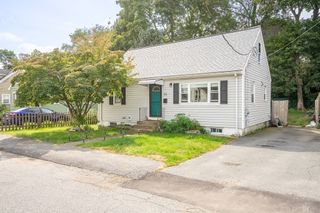 26 Martell Rd, Quincy, MA 02169