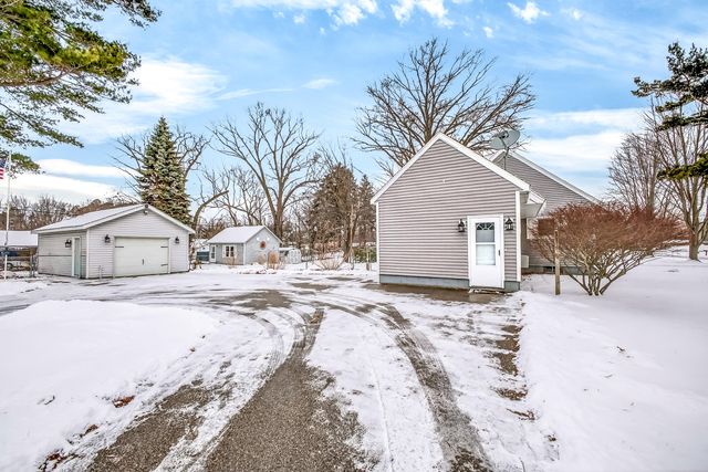 936 S Division Street, Whitehall City, MI 49461