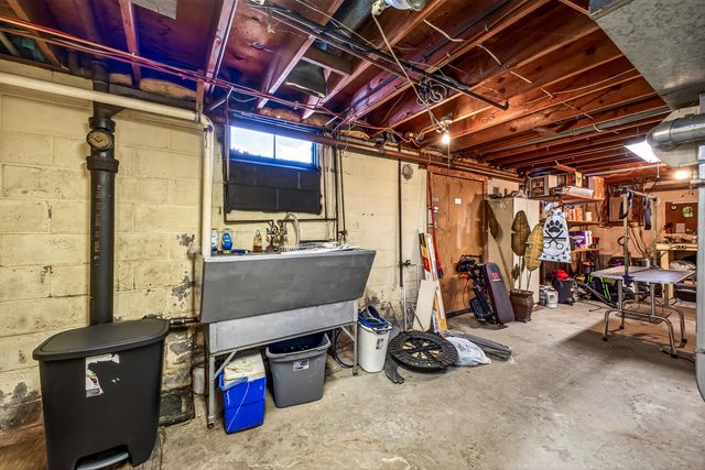 936 S Division Street, Whitehall City, MI 49461