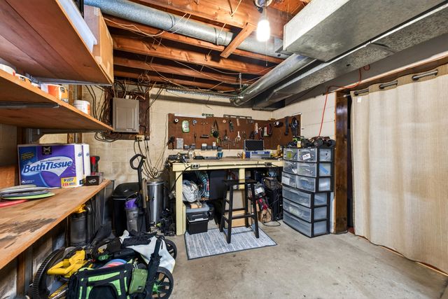 936 S Division Street, Whitehall City, MI 49461