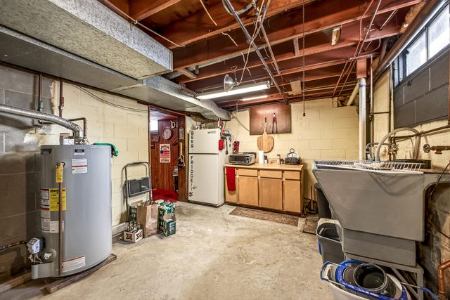 936 S Division Street, Whitehall City, MI 49461