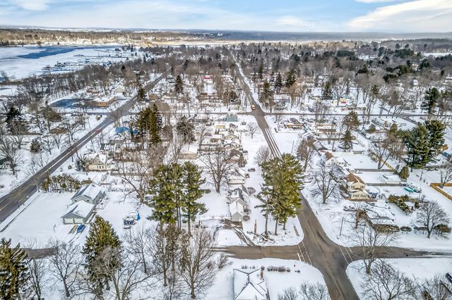 936 S Division Street, Whitehall City, MI 49461