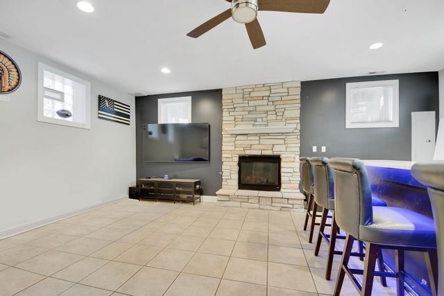 11241 S Central Park Avenue, Chicago, IL 60655