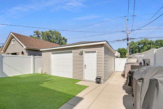 11241 S Central Park Avenue, Chicago, IL 60655