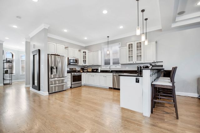 11241 S Central Park Avenue, Chicago, IL 60655