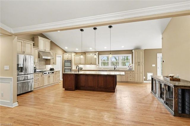 2085 Huntington Woods Drive, Lexington, NC 27295