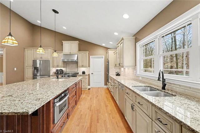 2085 Huntington Woods Drive, Lexington, NC 27295