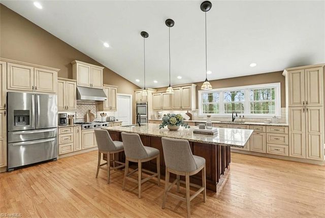 2085 Huntington Woods Drive, Lexington, NC 27295