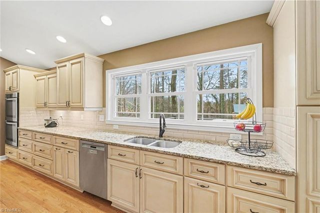 2085 Huntington Woods Drive, Lexington, NC 27295