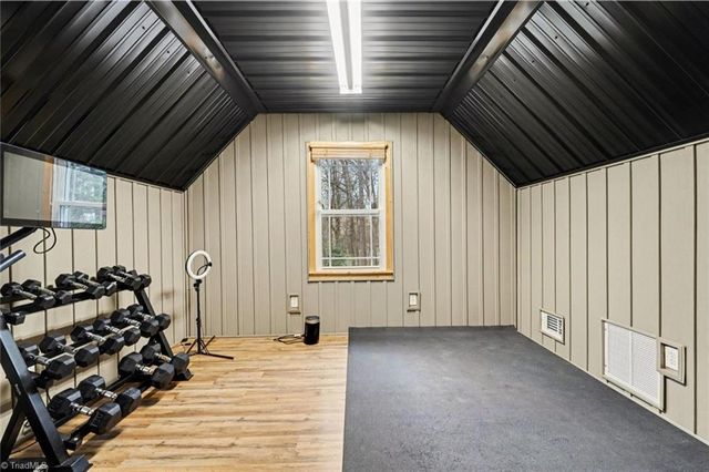 2085 Huntington Woods Drive, Lexington, NC 27295