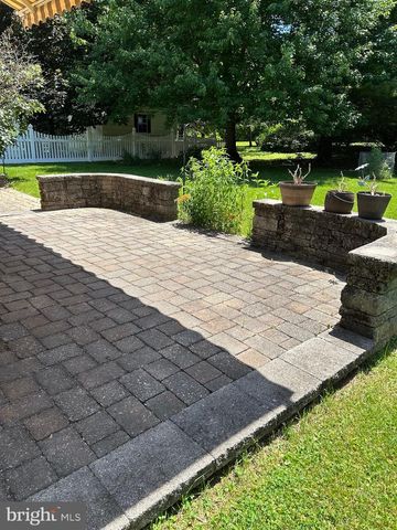 11 KENDALL LN, Royersford, PA 19468