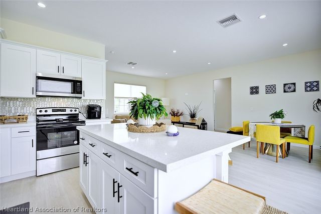 109 Fire Island Avenue NE, Lake Placid, FL 33852