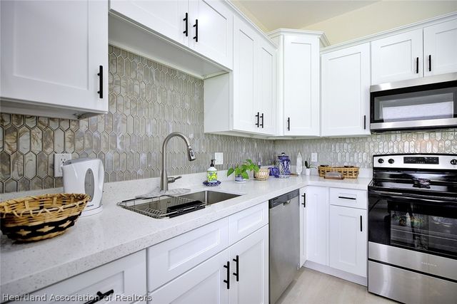 109 Fire Island Avenue NE, Lake Placid, FL 33852