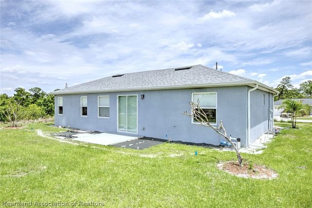 109 Fire Island Avenue NE, Lake Placid, FL 33852
