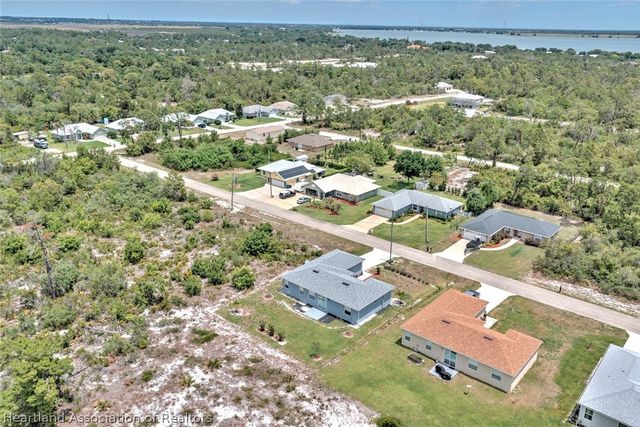 109 Fire Island Avenue NE, Lake Placid, FL 33852