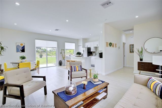 109 Fire Island Avenue NE, Lake Placid, FL 33852