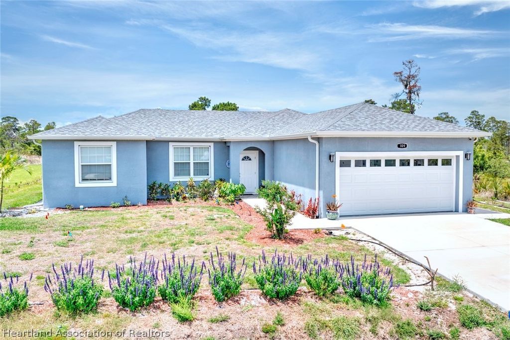 109 Fire Island Avenue NE, Lake Placid, FL 33852