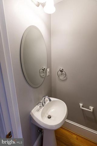 809 KENTUCKY AVE SE, Washington, DC 20003