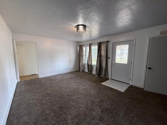 1040 E Cherokee Street, Springfield, MO 65807