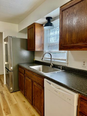 1040 E Cherokee Street, Springfield, MO 65807