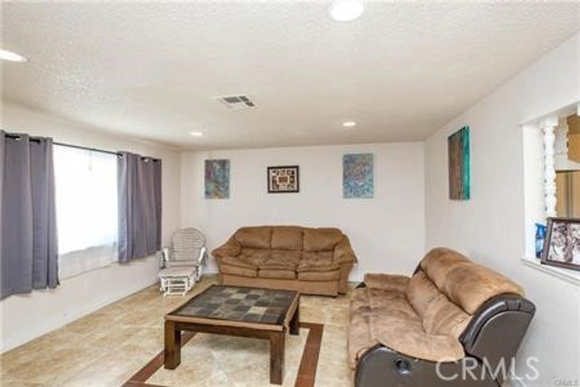 18610 Casaba Rd, Adelanto, CA 92301