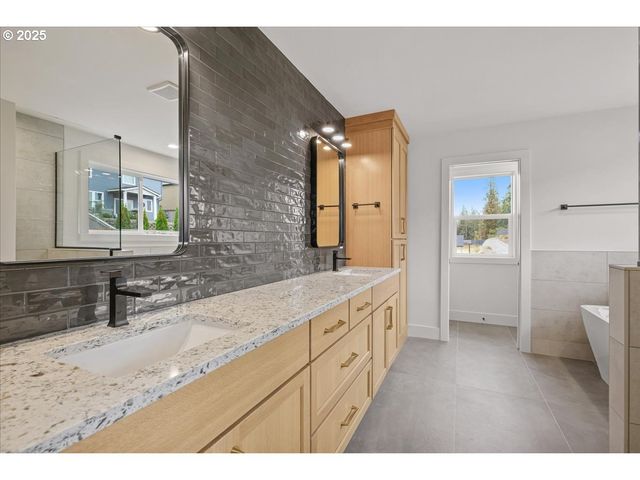 3525 N 11TH Cir, Ridgefield, WA 98642