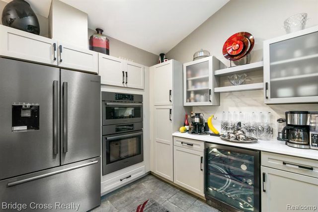 24459 Bloomington Court, Franklin, MI 48025