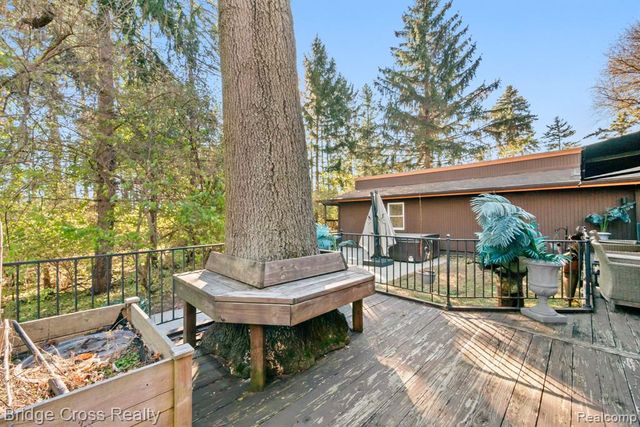 24459 Bloomington Court, Franklin, MI 48025