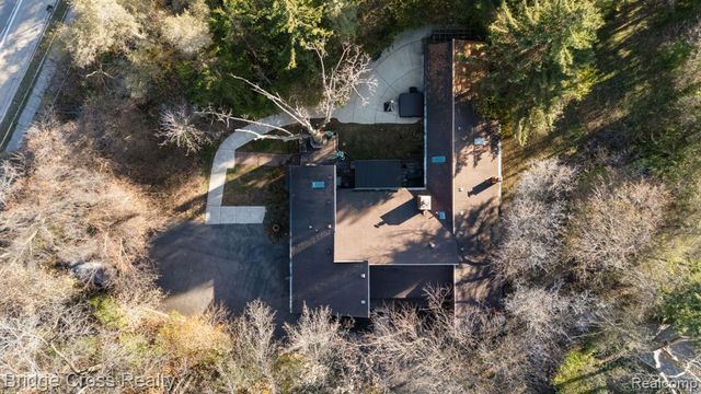 24459 Bloomington Court, Franklin, MI 48025