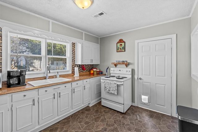 859 Floyd Road, Spartanburg, SC 29307