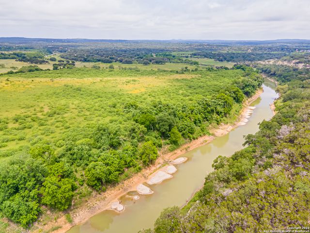 1806 Paradise Pkwy, Canyon Lake, TX 78133