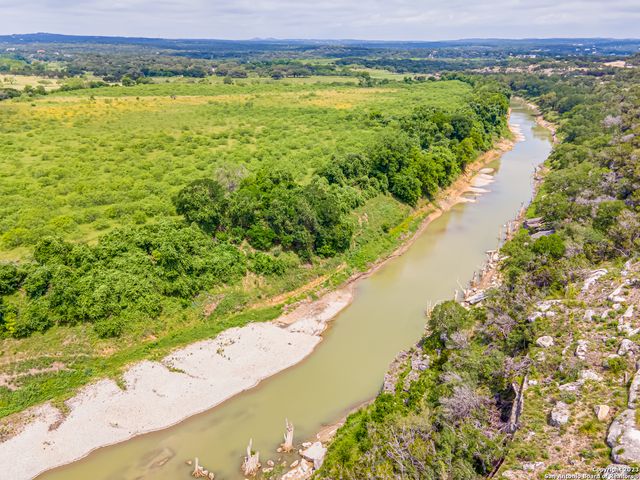 1806 Paradise Pkwy, Canyon Lake, TX 78133