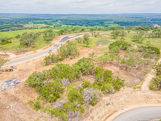 1806 Paradise Pkwy, Canyon Lake, TX 78133