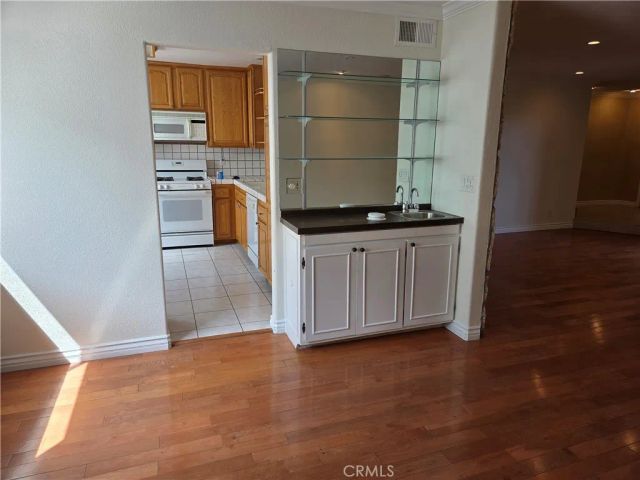 7908 Via Magdalena, Burbank, CA 91504
