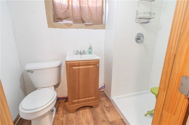 1211 N Cedar Crest Drive, Independence, MO 64056