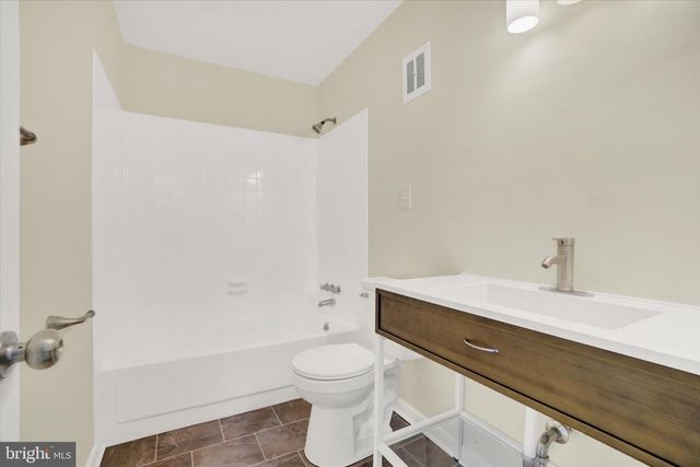 765 COLONY DR, York, PA 17404