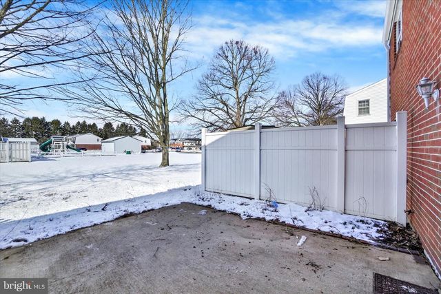 765 COLONY DR, York, PA 17404