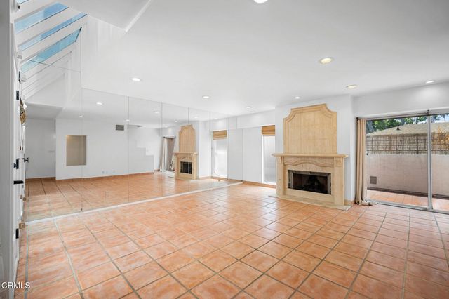 400 Monterey Road 16, Glendale, CA 91206