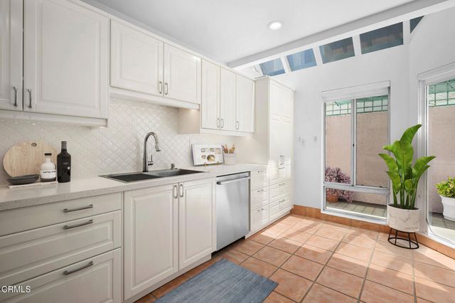 400 Monterey Road 16, Glendale, CA 91206