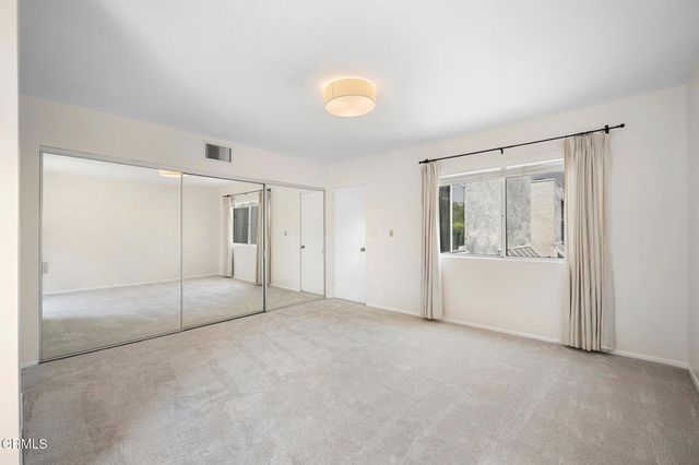 400 Monterey Road 16, Glendale, CA 91206